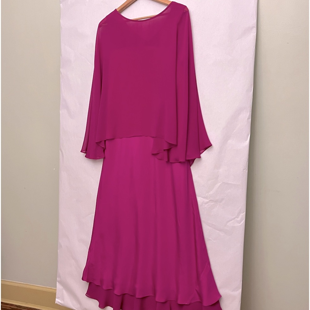 Donna Ricco women evening dress size 16 length 56 inches, 100% silk.